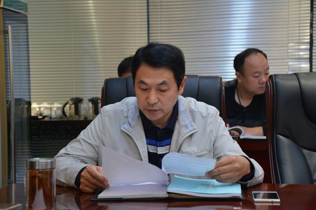 3、總工程師、管理者代表閆躍軍在首次會議上宣布內部審核計劃.JPG