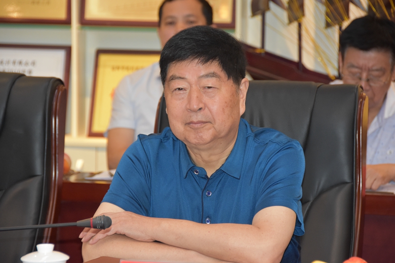 2-公司董事長姚金山代表公司對晉城市規(guī)劃院領(lǐng)導(dǎo)蒞臨我院考察交流表示熱烈歡迎.jpg