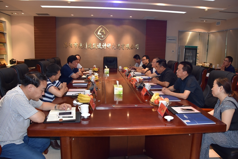 5-雙方技術(shù)骨干就具體問題進(jìn)行討論.jpg