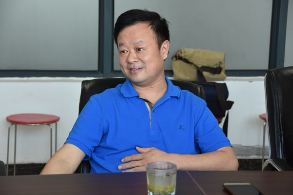 3、省城鄉(xiāng)規(guī)劃設(shè)計(jì)研究總院董事長(zhǎng)兼總經(jīng)理?xiàng)畹旅駥?duì)我院董事長(zhǎng)、總經(jīng)理一行的到來(lái)表示歡迎_副本.jpg