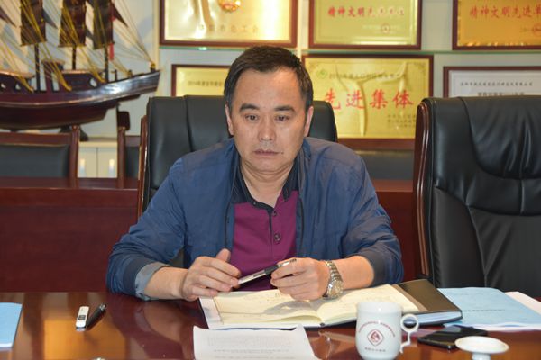 3.公司總經(jīng)理助理、交通市政設(shè)計院院長、工程總承包事業(yè)部總經(jīng)理楊文正主持會議.jpg