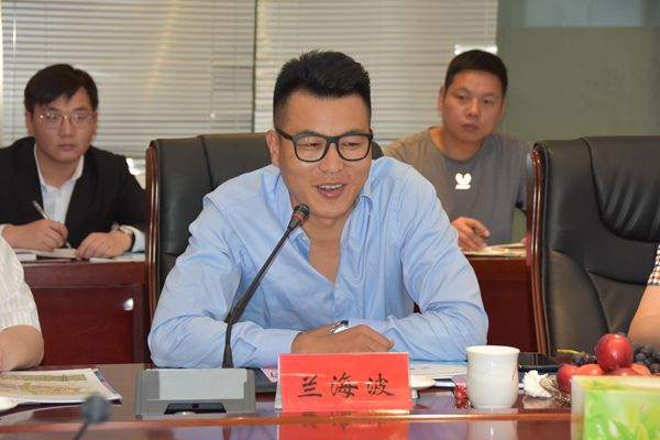 2.洛陽(yáng)白云山文化旅游發(fā)展有限責(zé)任公司總經(jīng)理蘭海波發(fā)表講話.jpg