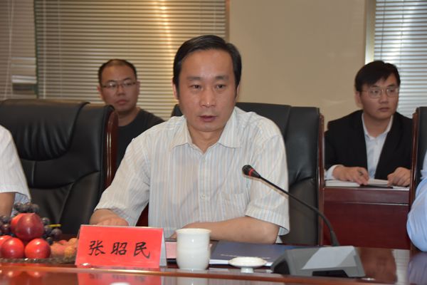 3.洛陽(yáng)市城鄉(xiāng)規(guī)劃局局長(zhǎng)張昭民發(fā)表總結(jié)講話.jpg
