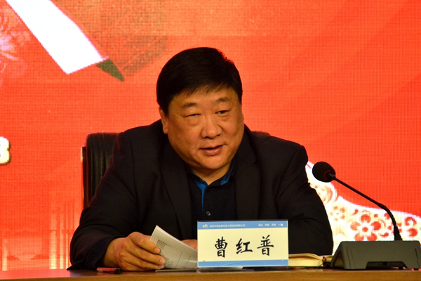 1、董事長(zhǎng)兼總經(jīng)理曹紅普在簽約儀式上指出：2019年我們的目標(biāo)更高遠(yuǎn)，道路更寬廣，希望更無(wú)限。 (2).jpg
