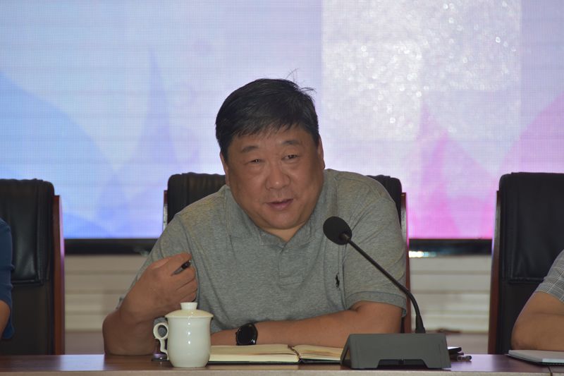 1、董事長兼總經(jīng)理曹紅普指出：產(chǎn)品質(zhì)量是公司發(fā)展的基石和保障.jpg
